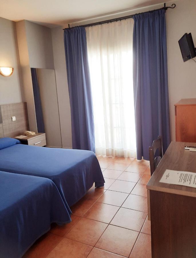Hostal La Colonia Μαρμπέλλα Εξωτερικό φωτογραφία