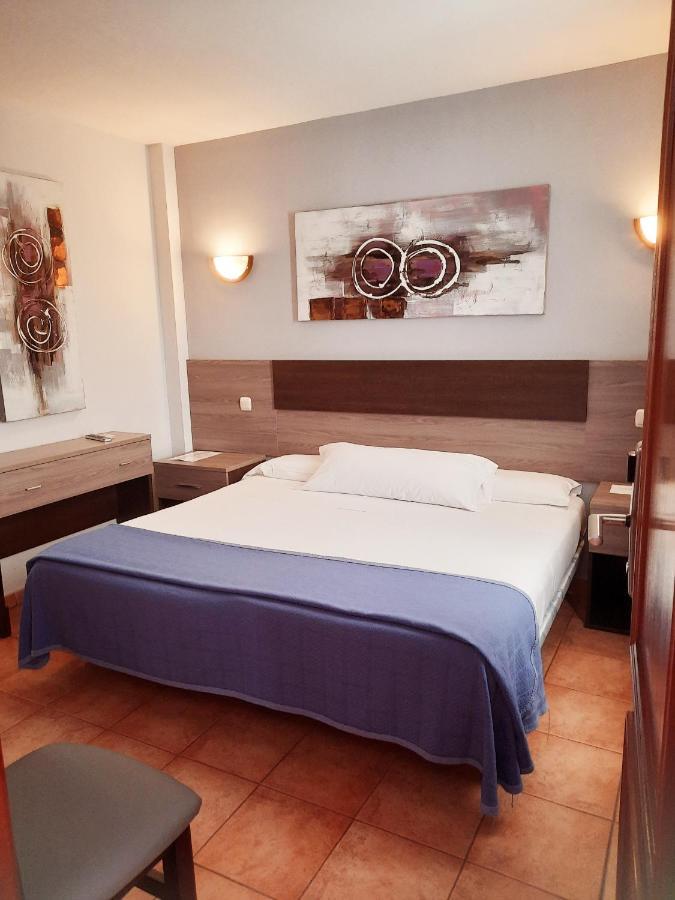 Hostal La Colonia Μαρμπέλλα Εξωτερικό φωτογραφία