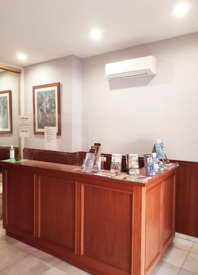 Hostal La Colonia Μαρμπέλλα Εξωτερικό φωτογραφία